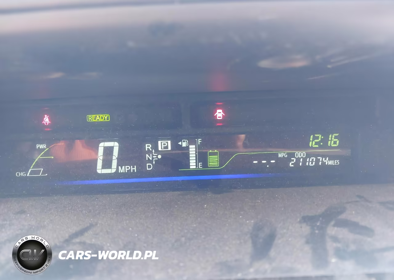 2015 Toyota Prius V Two VIN:JTDZN3EU6FJ035182 - 7