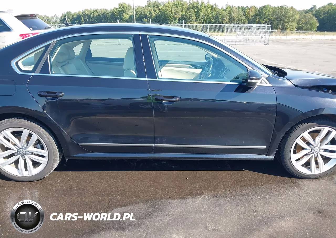 2017 Volkswagen Passat 1.8T Sel Premium VIN:1VWCT7A32HC037497 - 13