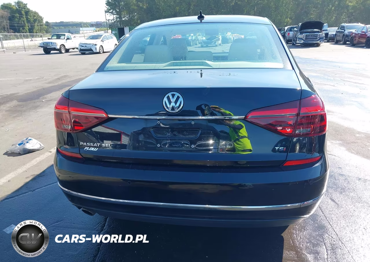 2017 Volkswagen Passat 1.8T Sel Premium VIN:1VWCT7A32HC037497 - 16