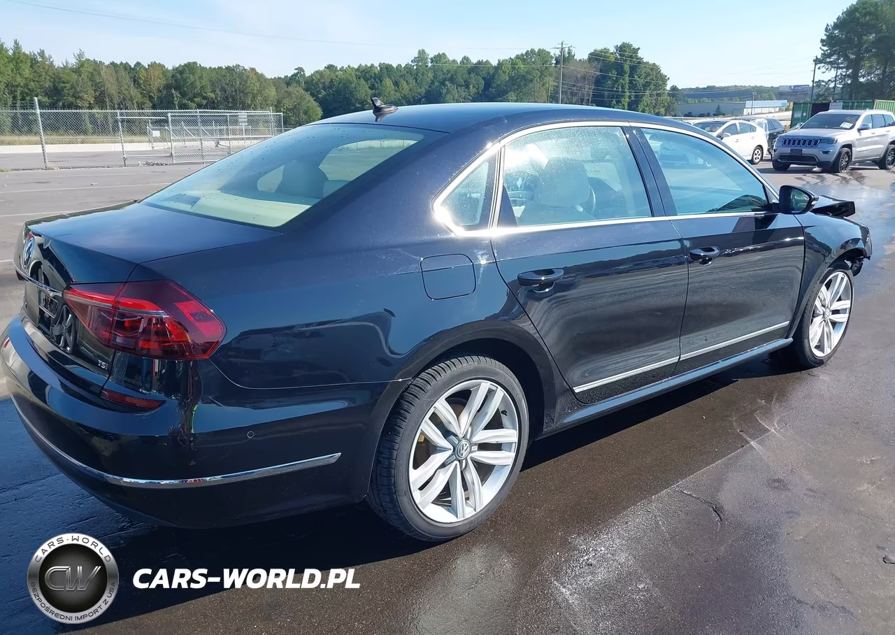 2017 Volkswagen Passat 1.8T Sel Premium VIN:1VWCT7A32HC037497 - 4