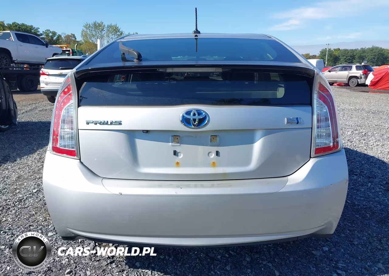 2013 Toyota Prius Four VIN:JTDKN3DU1D5699656 - 16