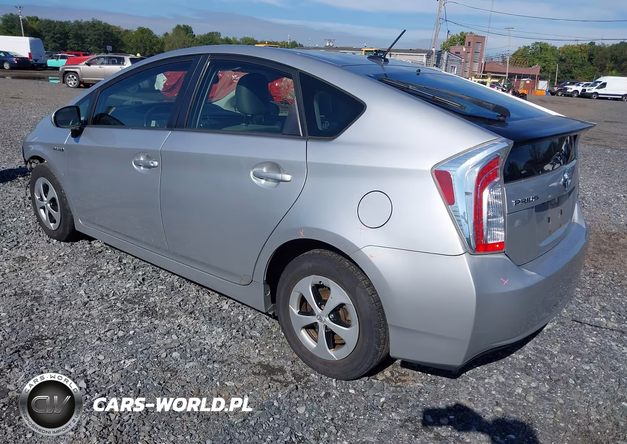 2013 Toyota Prius Four VIN:JTDKN3DU1D5699656 - 3
