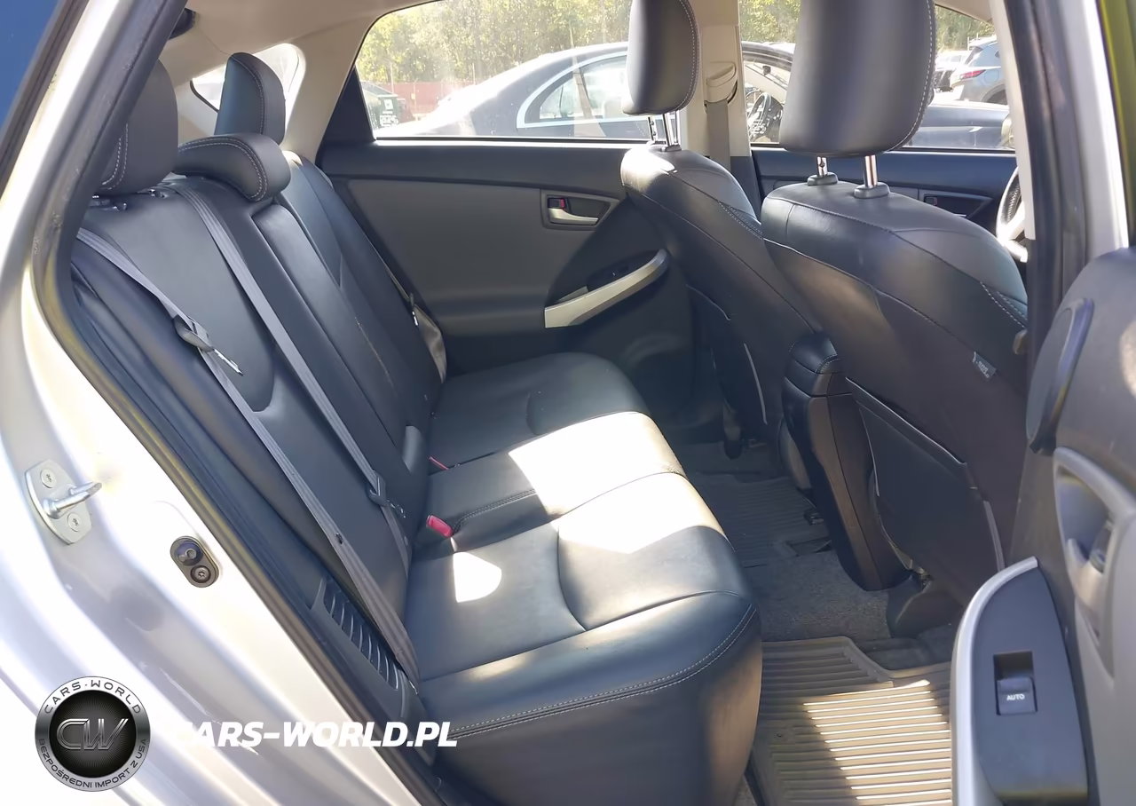 2013 Toyota Prius Four VIN:JTDKN3DU1D5699656 - 8