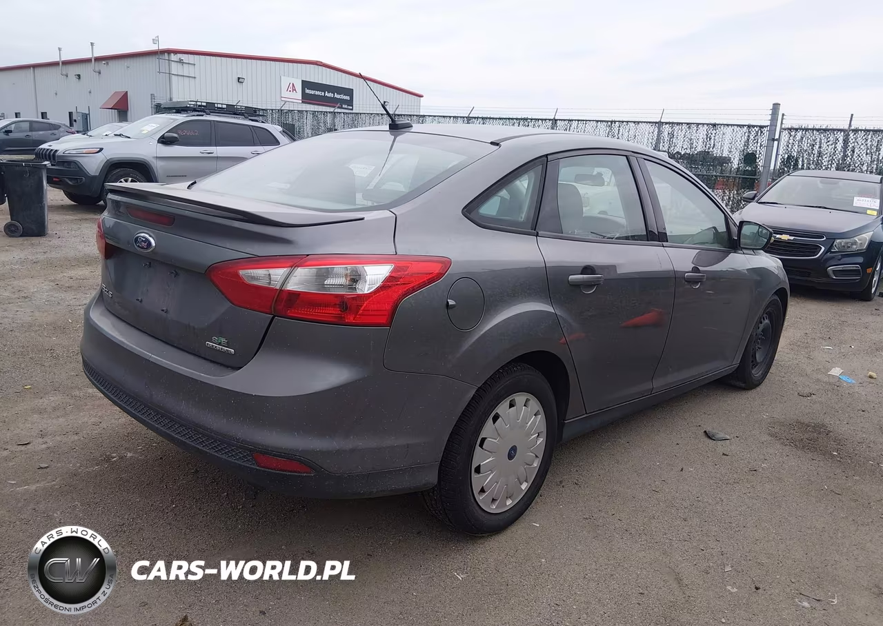 2013 Ford Focus Se VIN:1FADP3F29DL364032 - 4