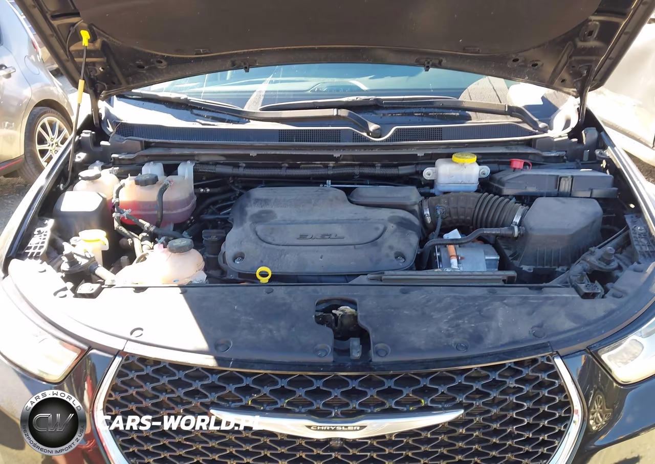 2024 Chrysler Pacifica Hybrid Select VIN:2C4RC1S7XRR156936 - 10