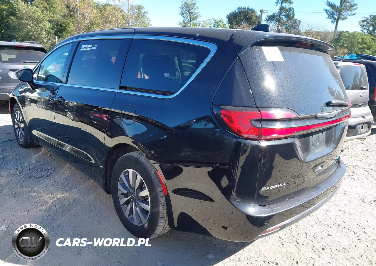 2024 Chrysler Pacifica Hybrid Select VIN:2C4RC1S7XRR156936 - 3