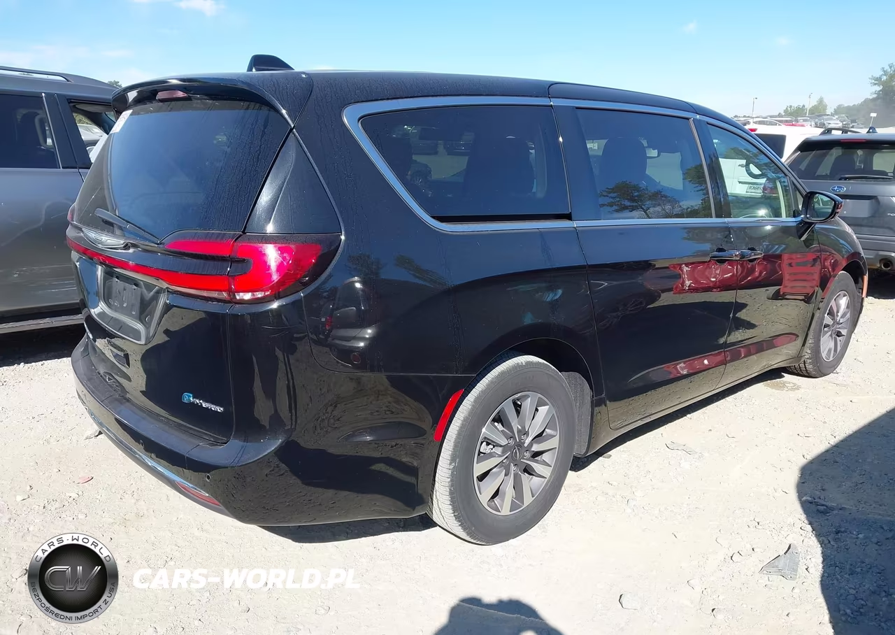 2024 Chrysler Pacifica Hybrid Select VIN:2C4RC1S7XRR156936 - 4