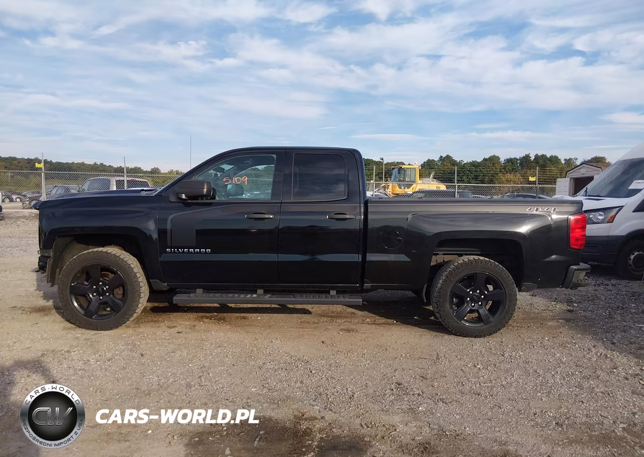 2017 Chevrolet Silverado 1500 Custom VIN:1GCVKPEC0HZ225215 - 14