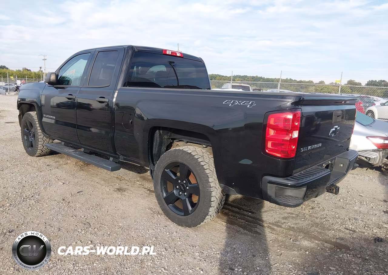2017 Chevrolet Silverado 1500 Custom VIN:1GCVKPEC0HZ225215 - 3