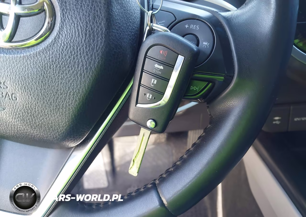 2018 Toyota Camry Se VIN:4T1B11HK2JU647698 - 11
