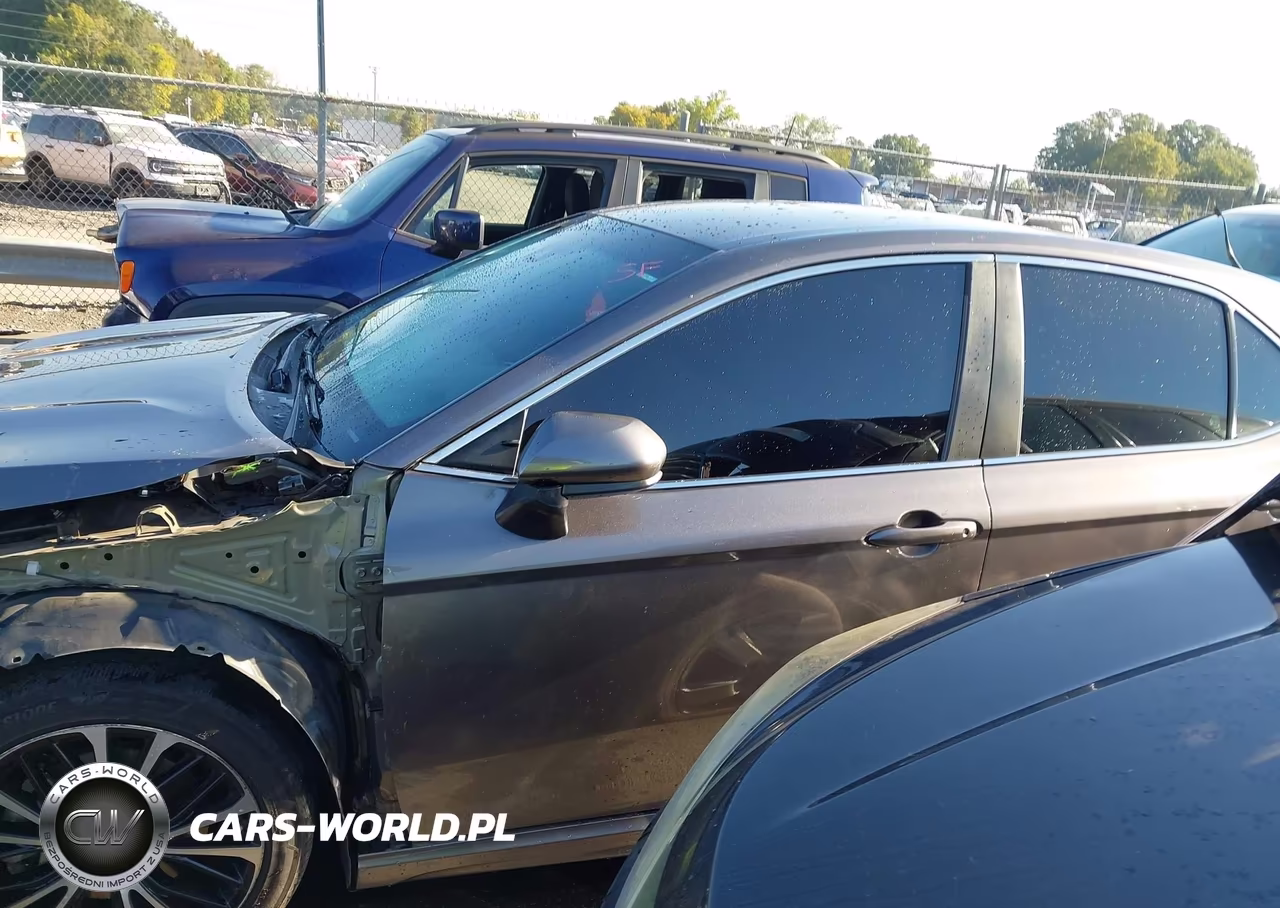 2018 Toyota Camry Se VIN:4T1B11HK2JU647698 - 15