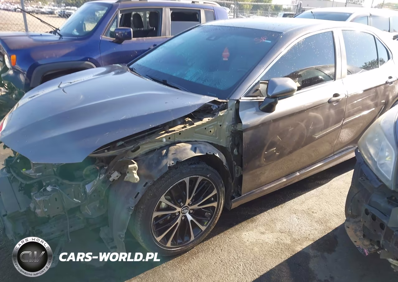 2018 Toyota Camry Se VIN:4T1B11HK2JU647698 - 2