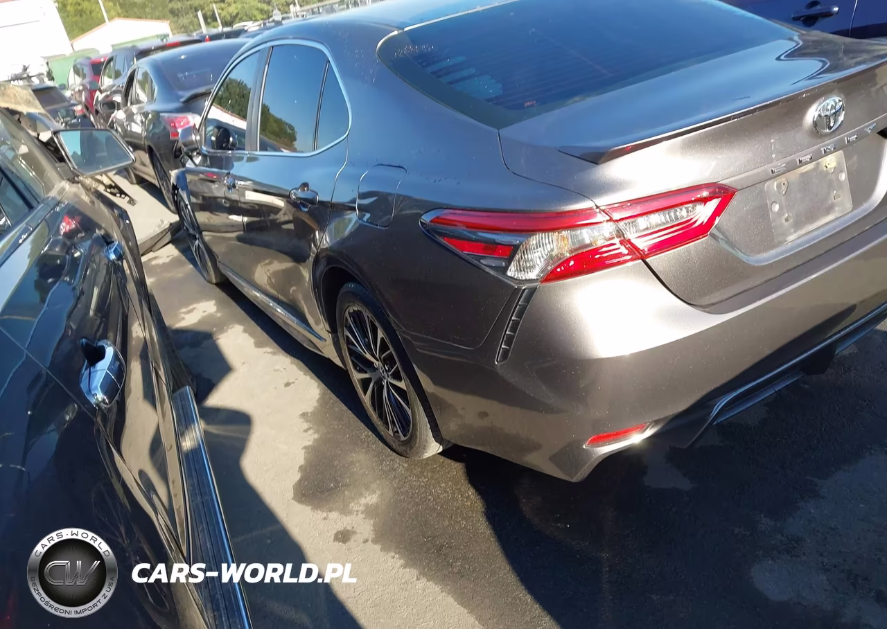2018 Toyota Camry Se VIN:4T1B11HK2JU647698 - 3