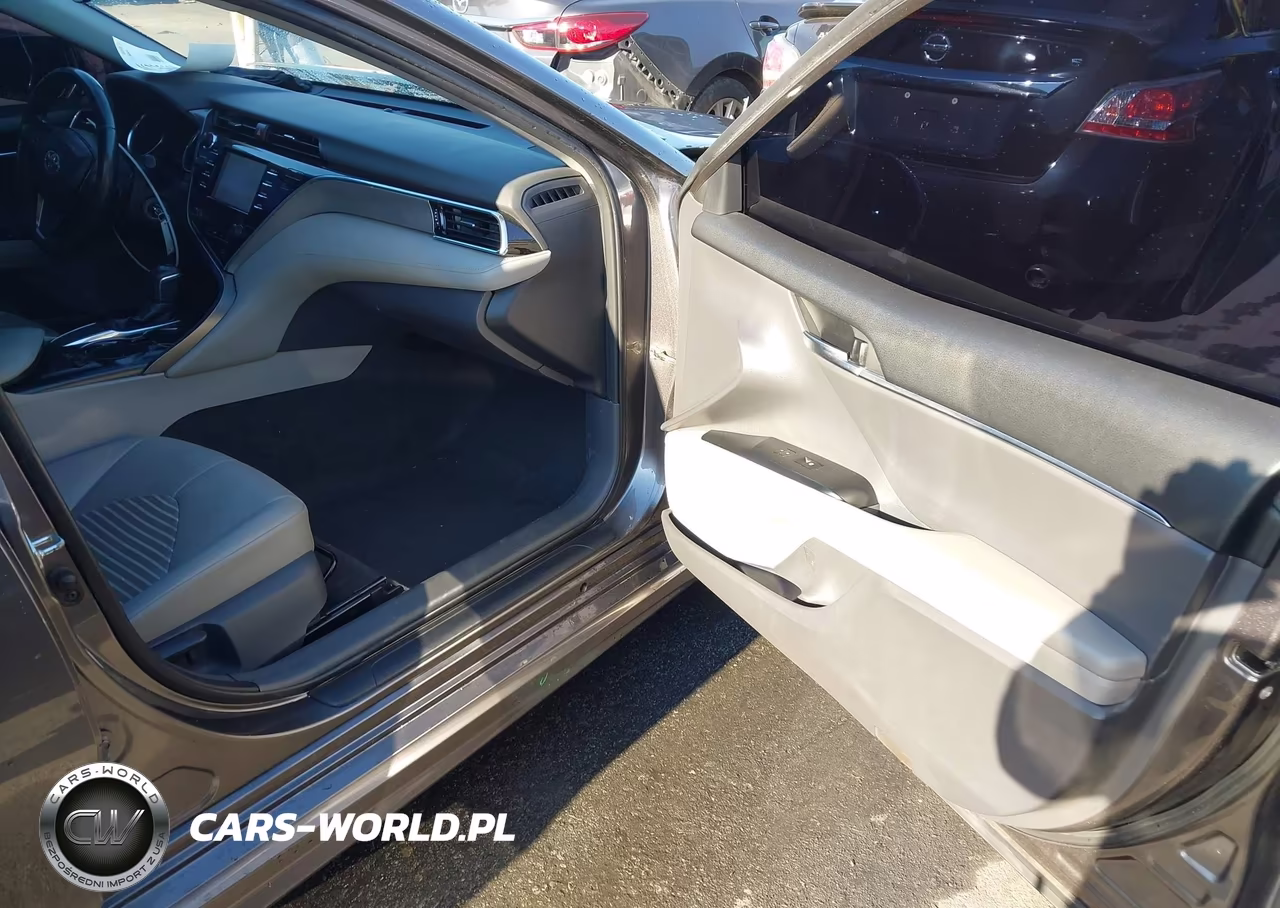 2018 Toyota Camry Se VIN:4T1B11HK2JU647698 - 5