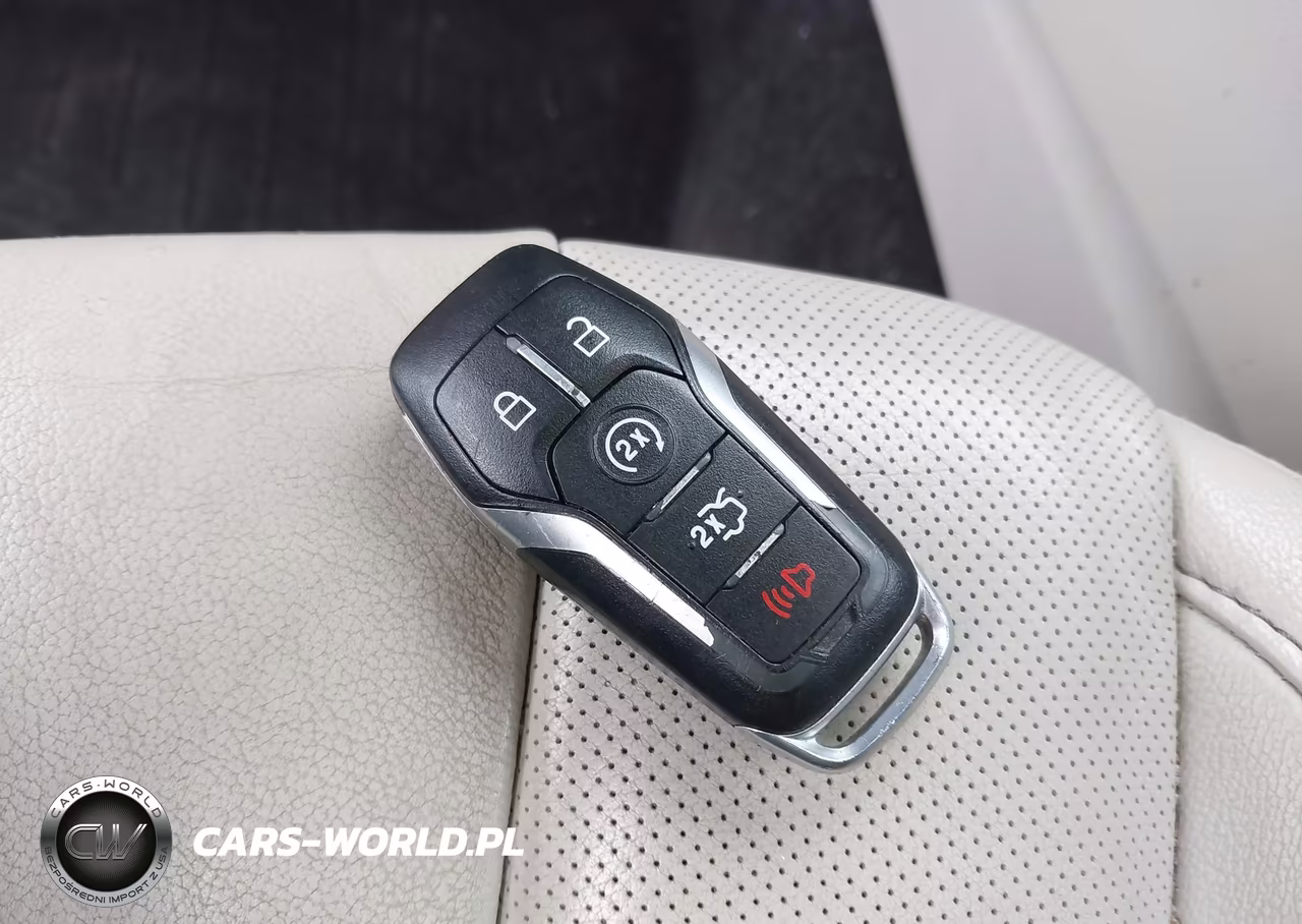 2015 Ford Edge Titanium VIN:2FMTK3K83FBB47136 - 11