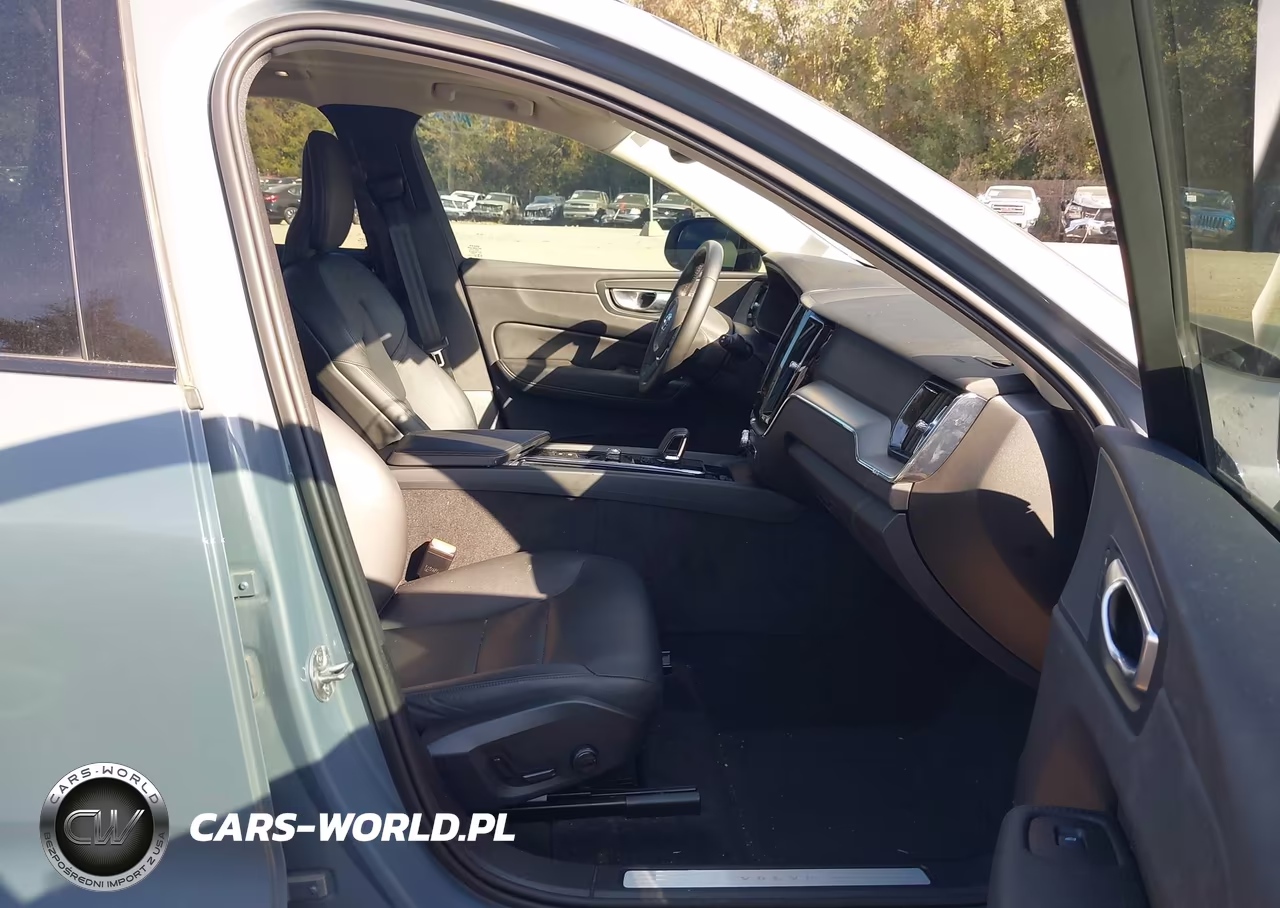 2024 Volvo Xc60 B5 Core Dark Theme VIN:YV4L12RKXR1812792 - 5