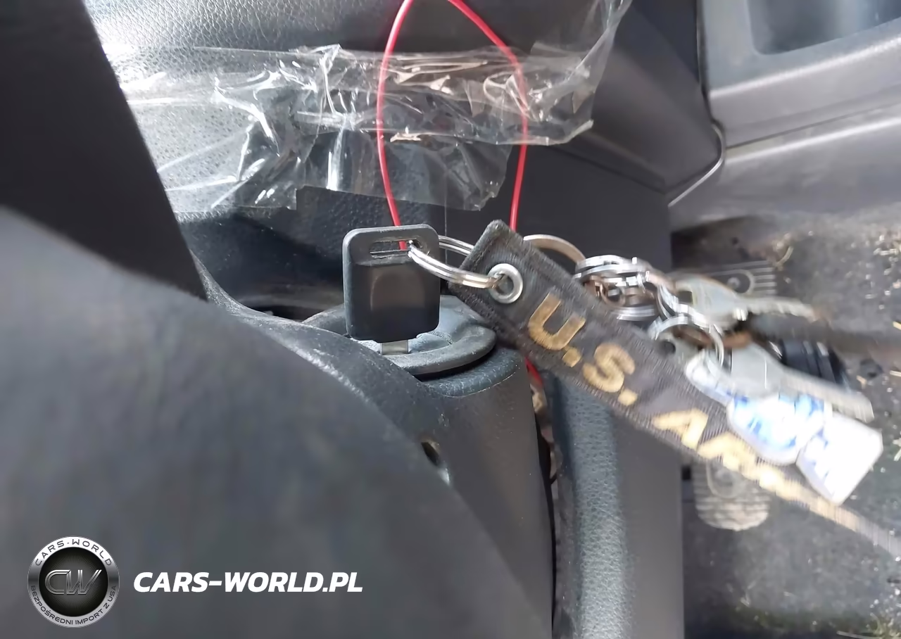 2010 Nissan Versa 1.8S VIN:3N1BC1AP1AL428586 - 11
