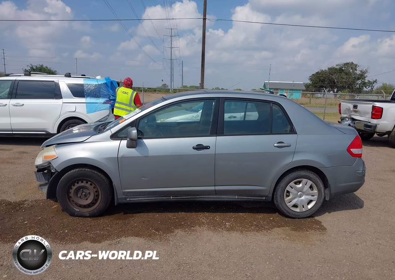 2010 Nissan Versa 1.8S VIN:3N1BC1AP1AL428586 - 14