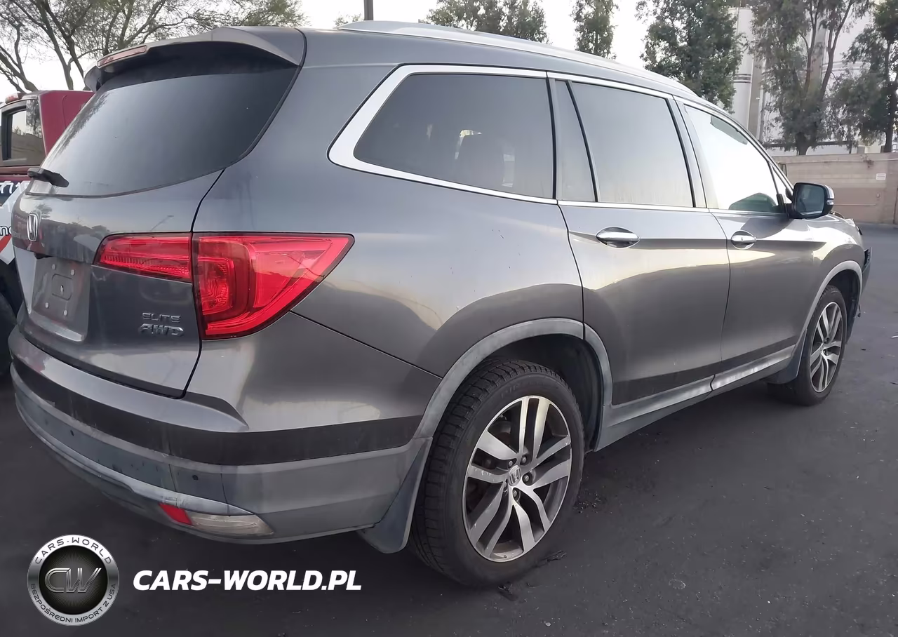 2017 Honda Pilot Elite VIN:5FNYF6H01HB015774 - 4