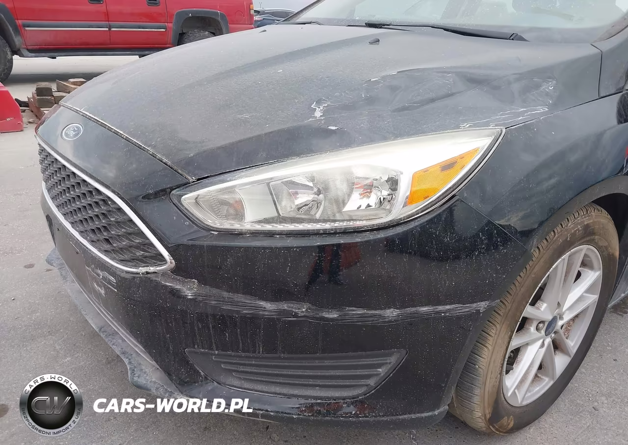 2018 Ford Focus Se VIN:1FADP3FE5JL321636 - 18