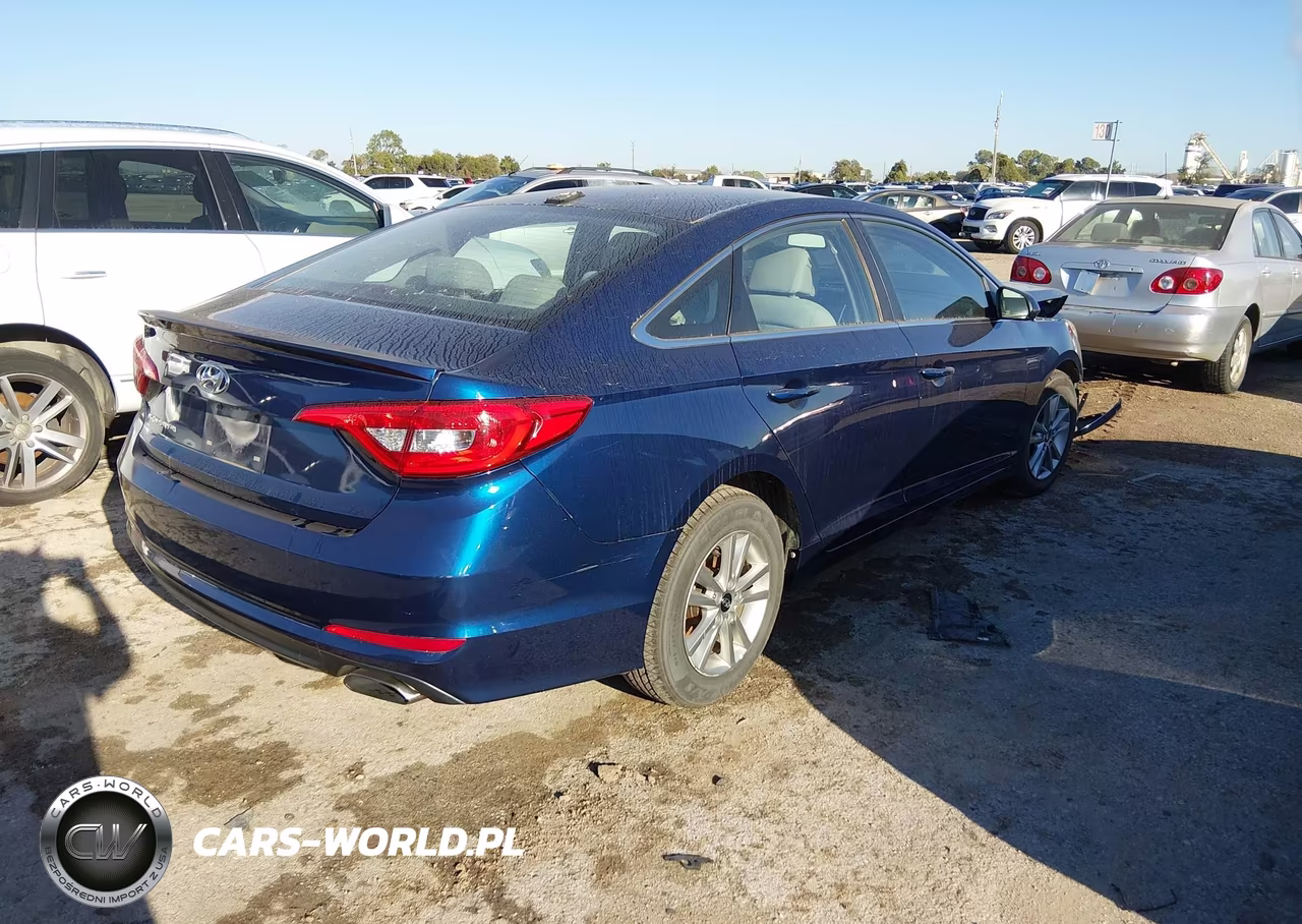 2016 Hyundai Sonata Se VIN:5NPE24AF8GH323073 - 4