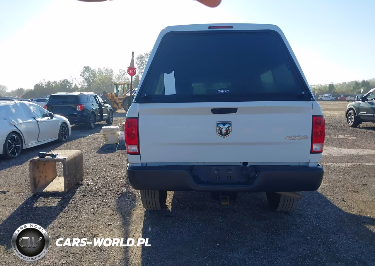 2018 Ram 3500 Tradesman 4X4 8' Box VIN:3C63R3GT1JG292105 - 16
