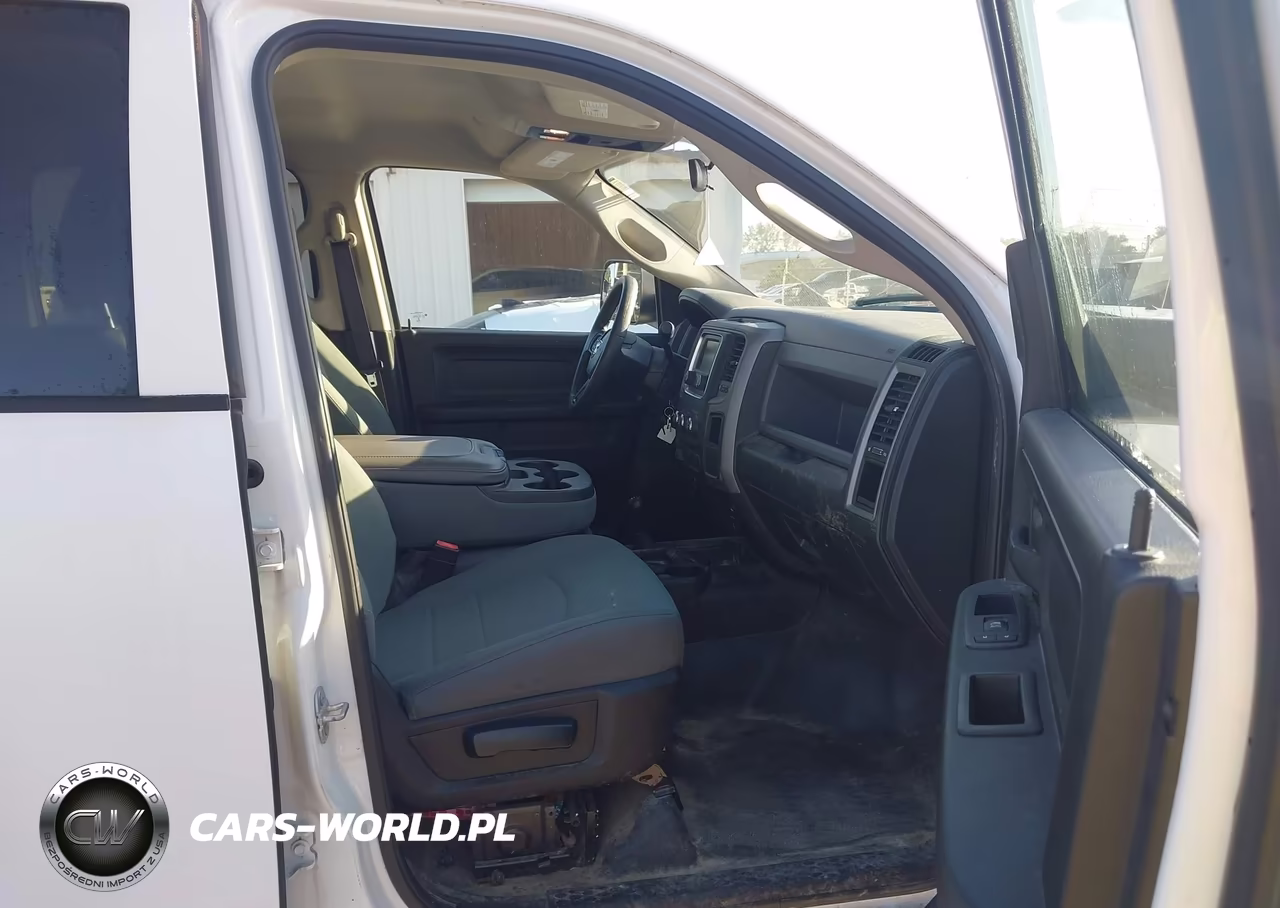2018 Ram 3500 Tradesman 4X4 8' Box VIN:3C63R3GT1JG292105 - 5