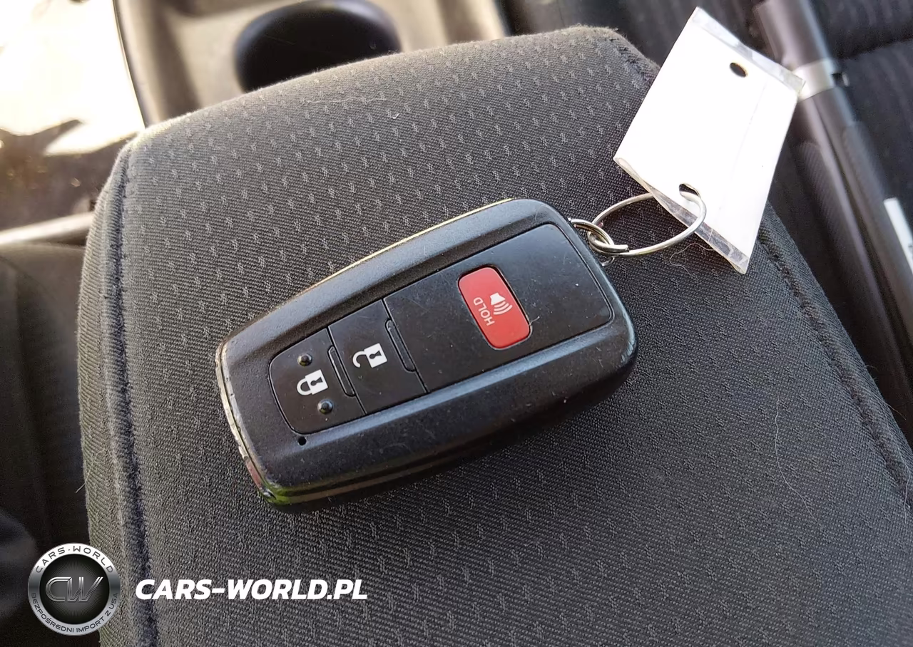 2018 Toyota Prius Two VIN:JTDKBRFU9J3585596 - 11