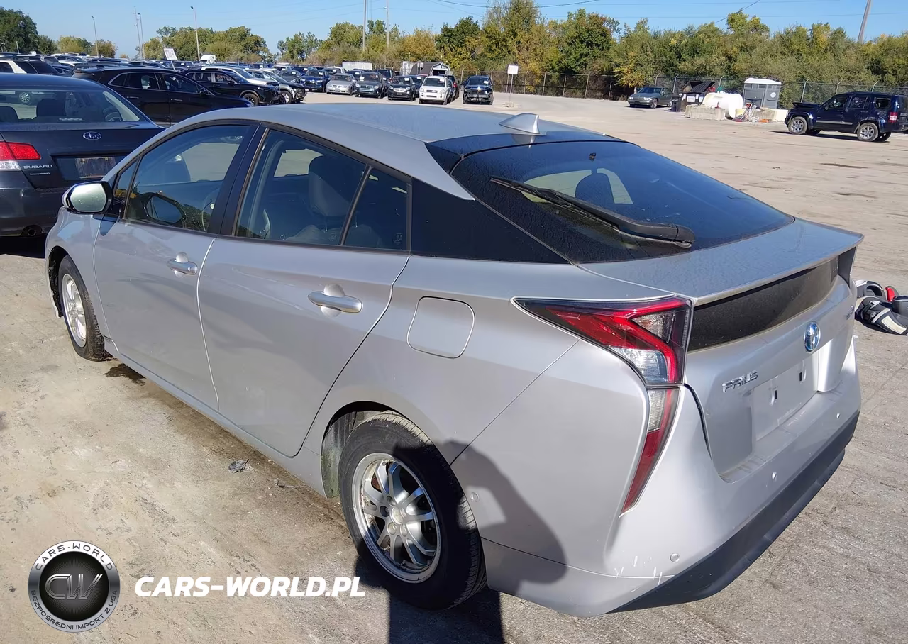2018 Toyota Prius Two VIN:JTDKBRFU9J3585596 - 3