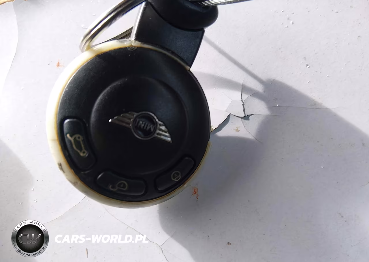 2010 Mini Cooper S VIN:WMWMF7C53ATZ69420 - 11