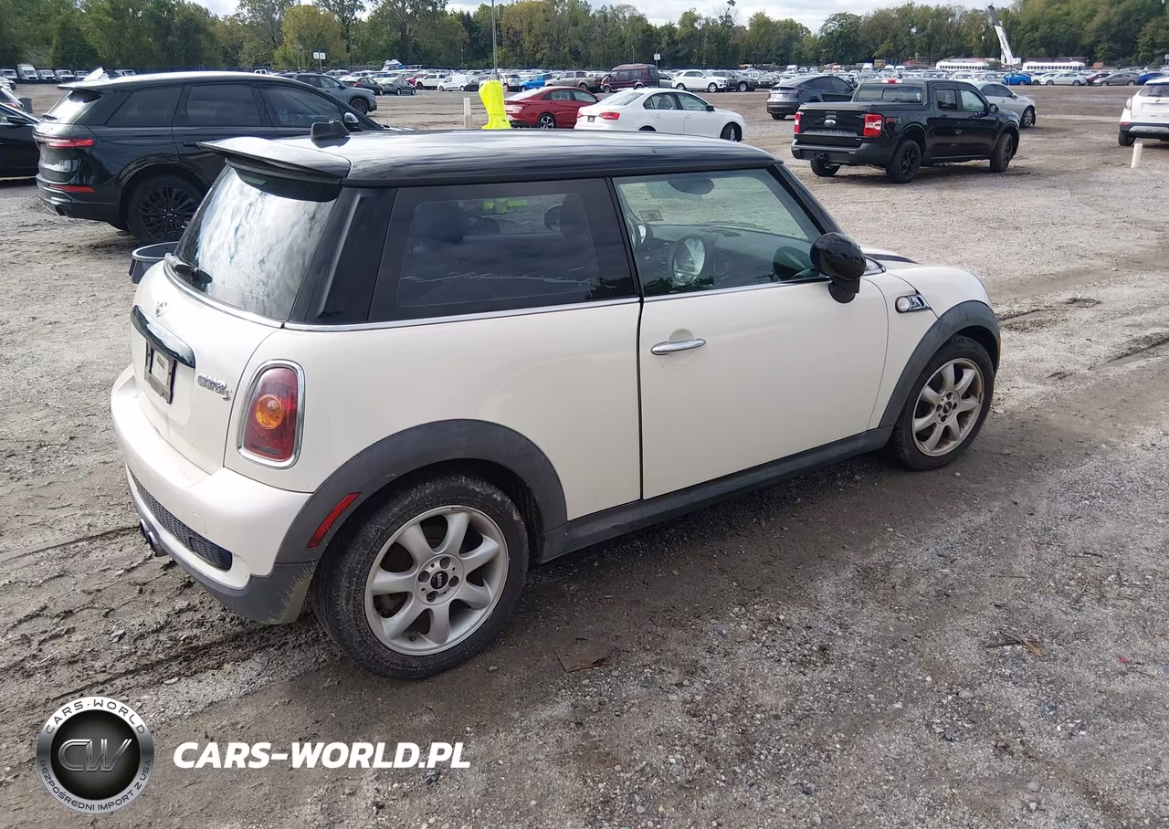 2010 Mini Cooper S VIN:WMWMF7C53ATZ69420 - 4