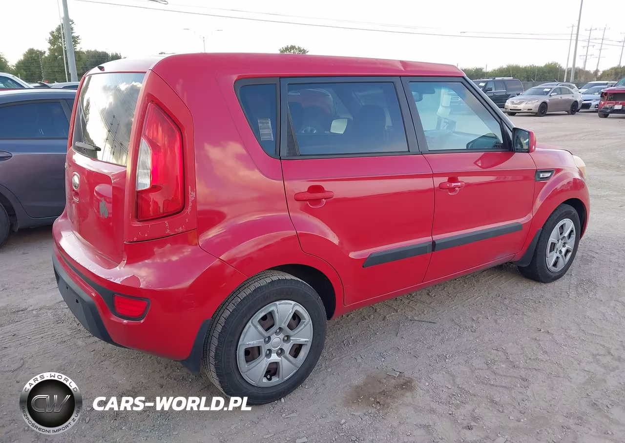 2013 Kia Soul VIN:KNDJT2A51D7504703 - 4