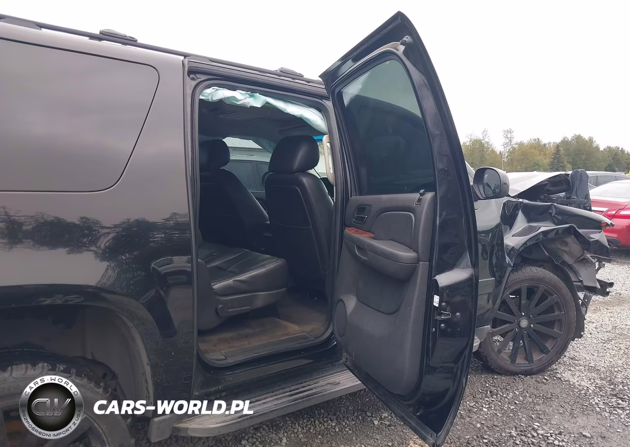 2013 Chevrolet Suburban 1500 Lt VIN:1GNSKJE78DR118367 - 8