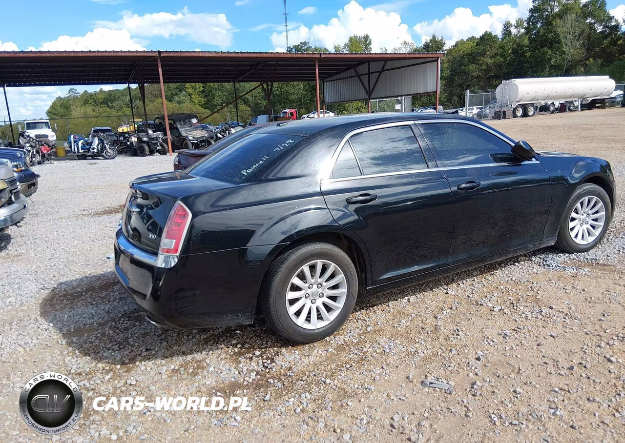 2012 Chrysler 300 VIN:2C3CCAAG6CH229079 - 4