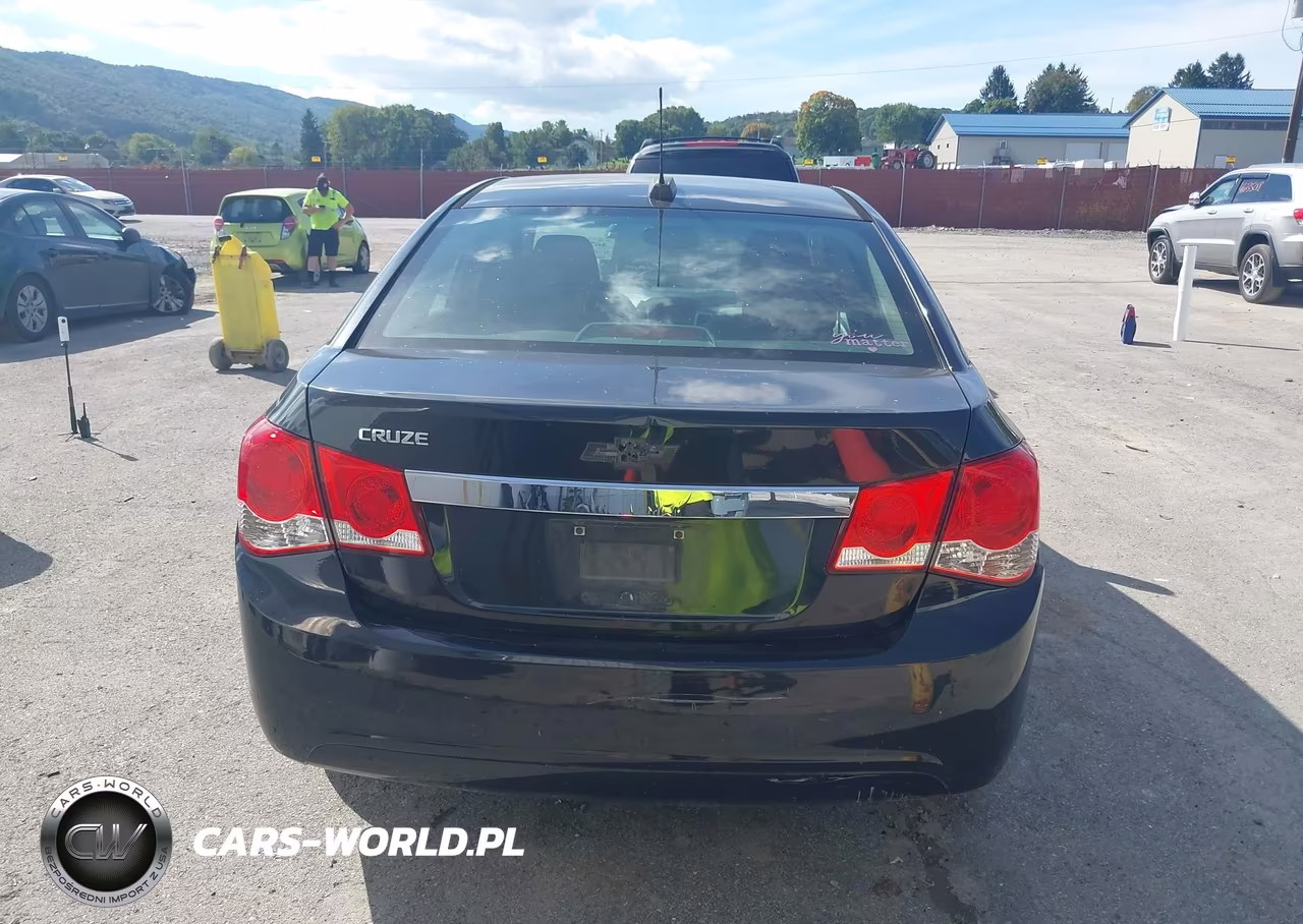 2015 Chevrolet Cruze Ls Auto VIN:1G1PA5SG2F7130440 - 16