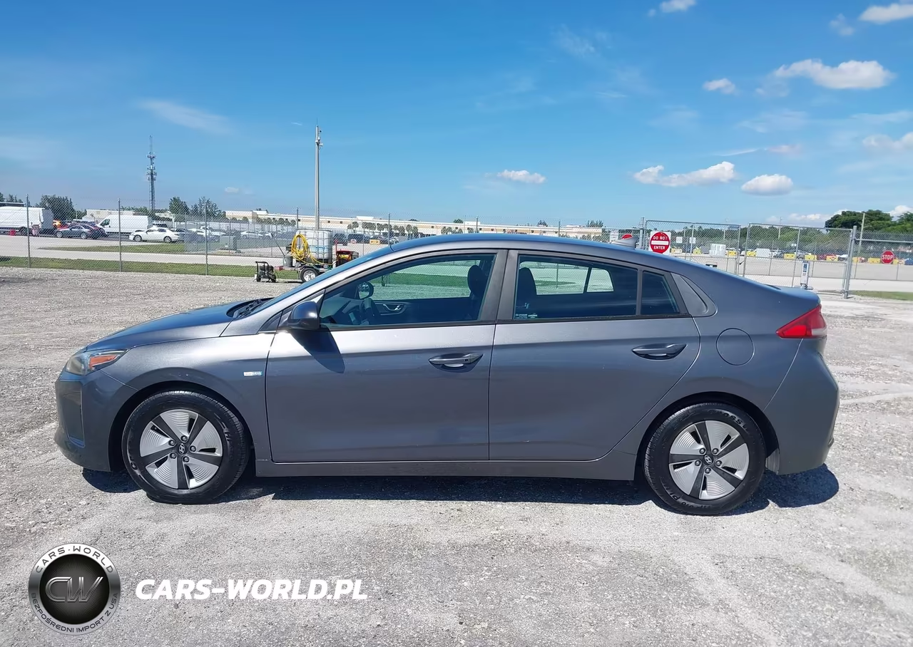 2018 Hyundai Ioniq Hybrid Blue VIN:KMHC65LC6JU100513 - 14