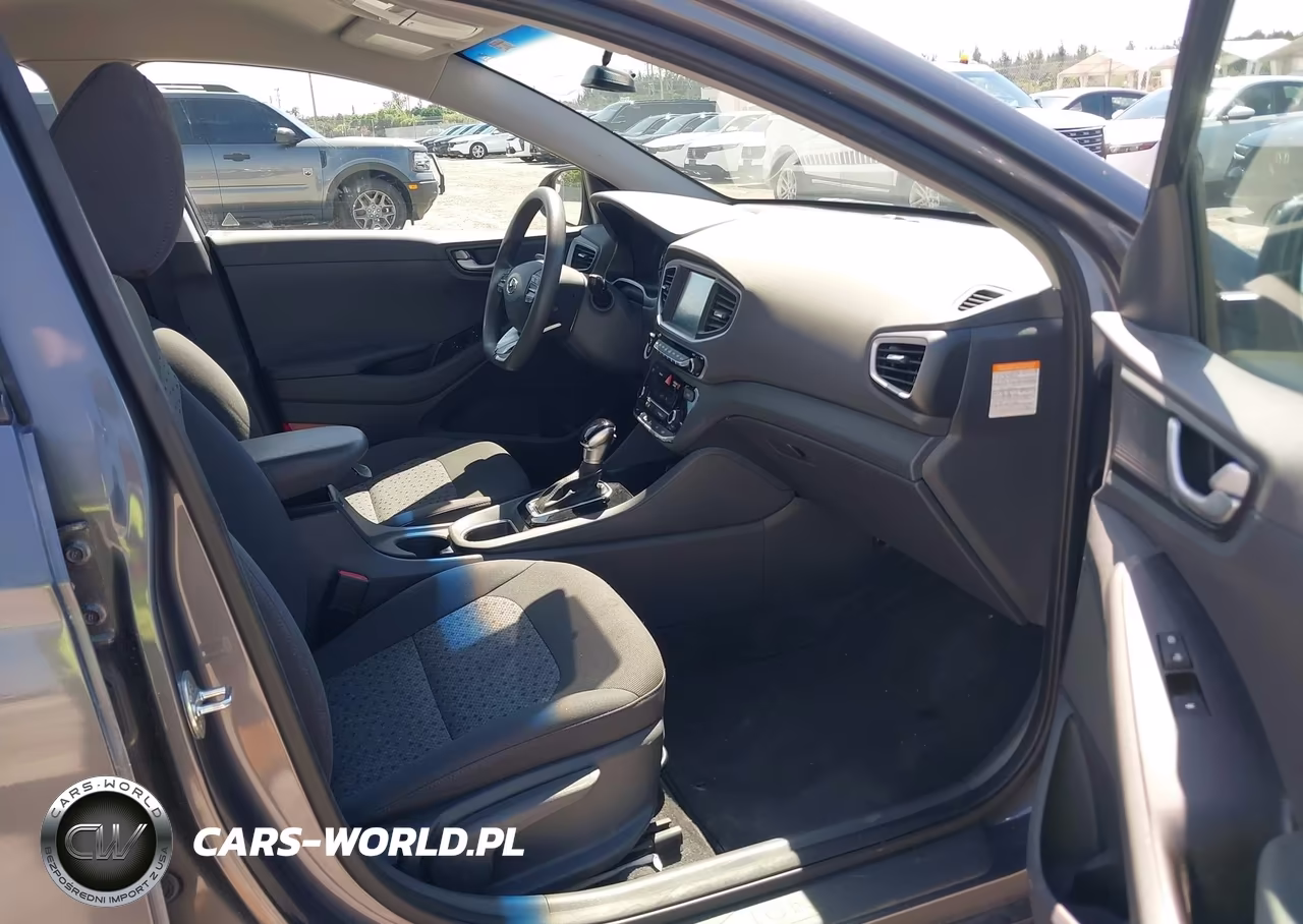 2018 Hyundai Ioniq Hybrid Blue VIN:KMHC65LC6JU100513 - 5