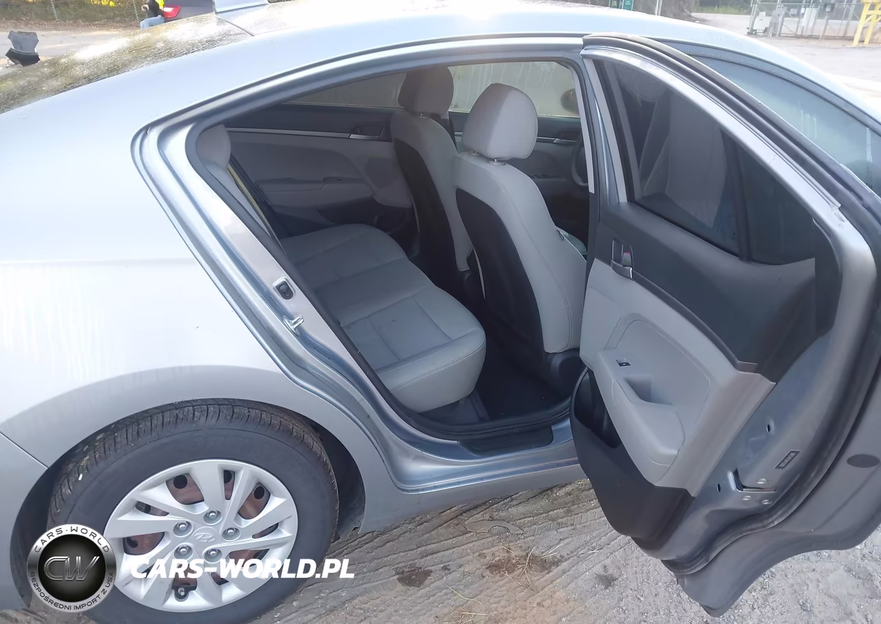 2017 Hyundai Elantra Se VIN:5NPD74LF9HH152586 - 8