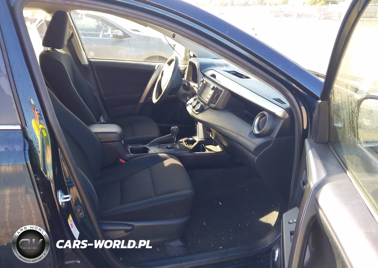2018 Toyota Rav4 Le VIN:JTMBFREV4JJ256363 - 5