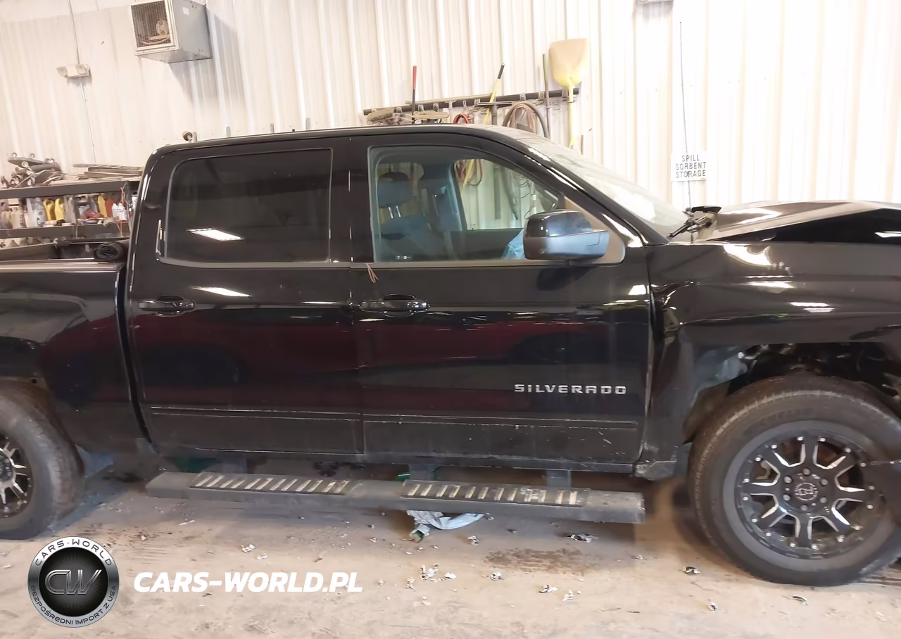 2018 Chevrolet Silverado 1500 2Lt VIN:3GCUKREC7JG299423 - 13