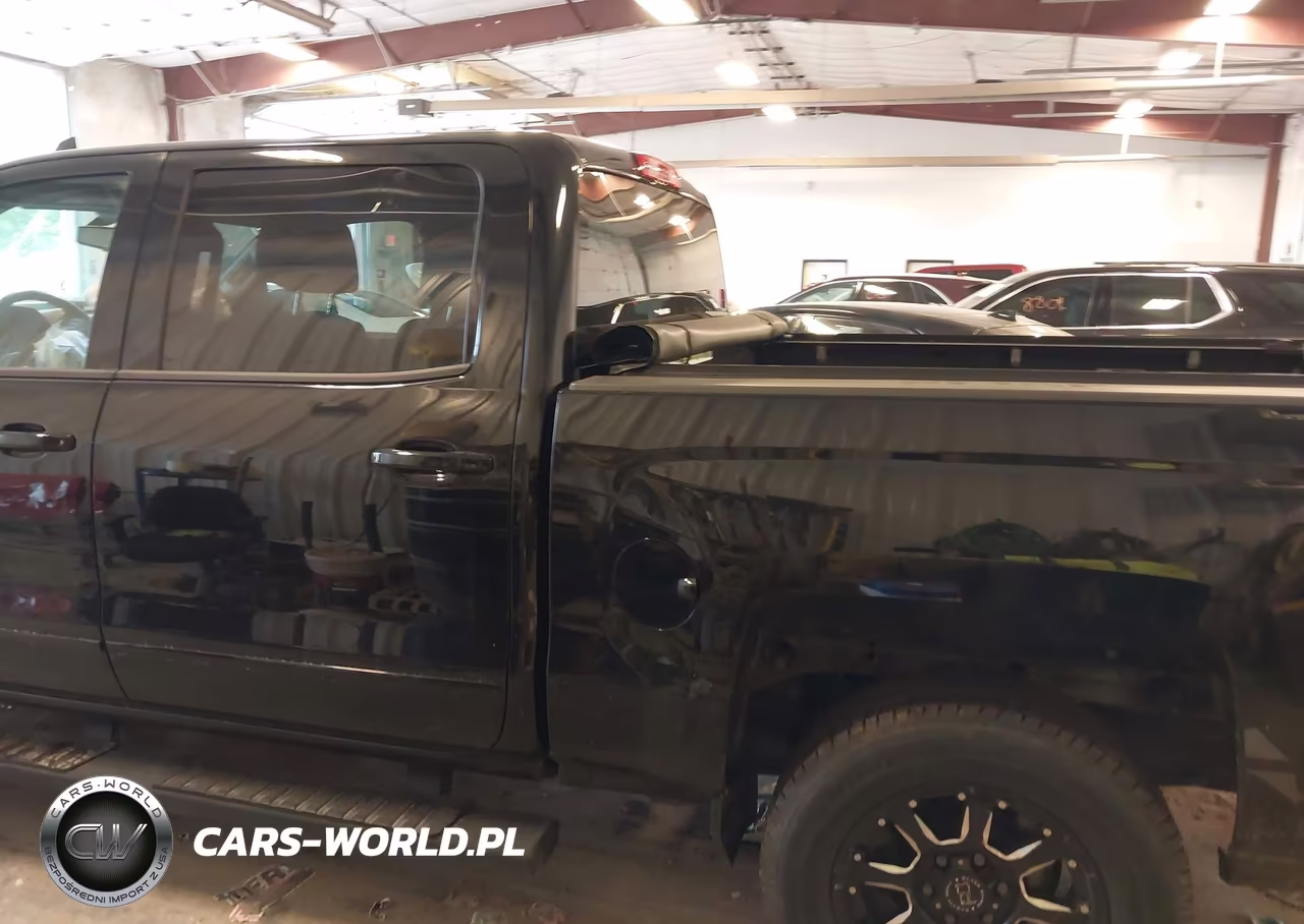 2018 Chevrolet Silverado 1500 2Lt VIN:3GCUKREC7JG299423 - 14