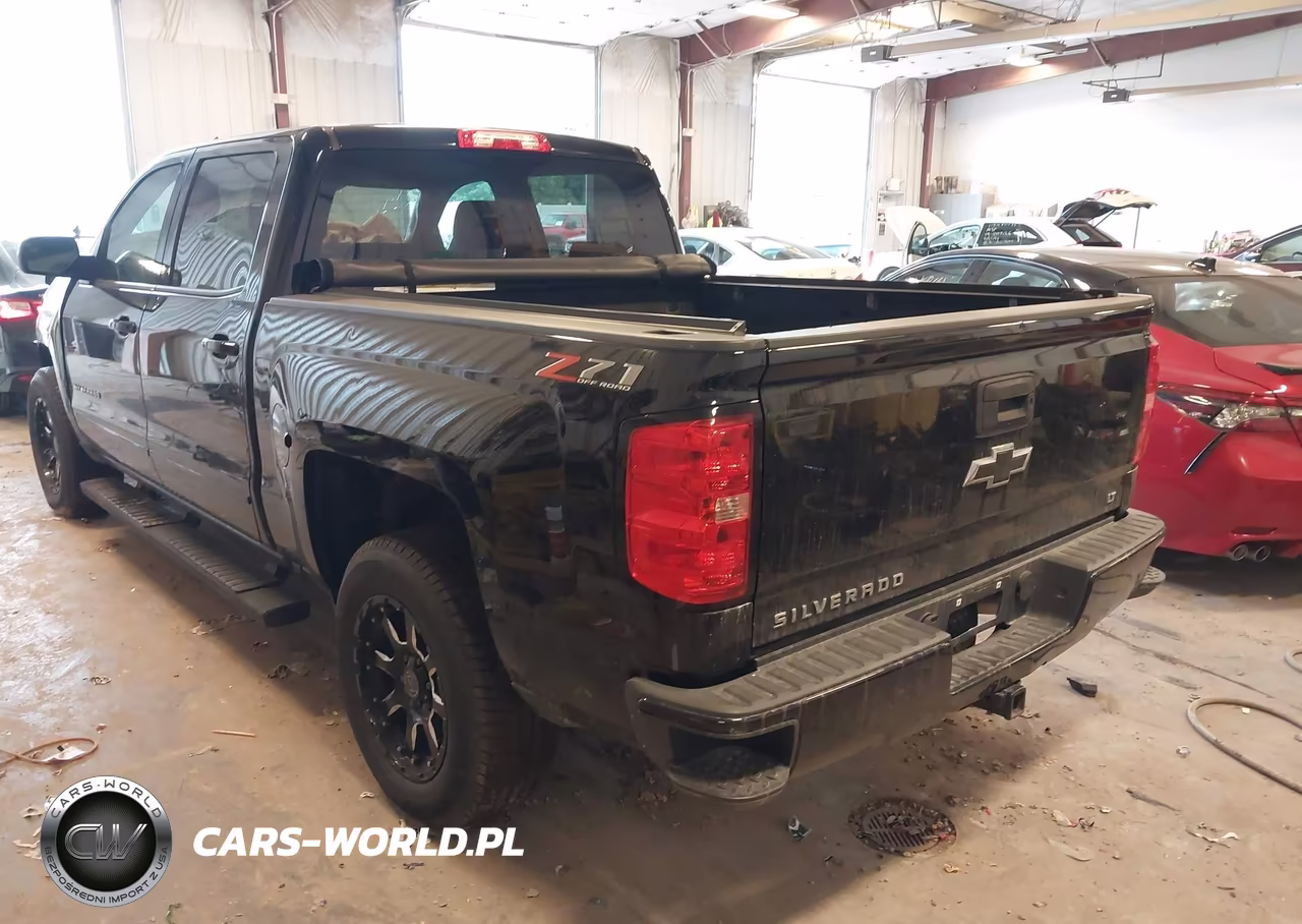2018 Chevrolet Silverado 1500 2Lt VIN:3GCUKREC7JG299423 - 3