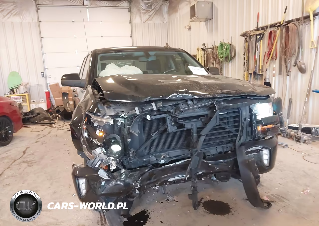 2018 Chevrolet Silverado 1500 2Lt VIN:3GCUKREC7JG299423 - 6