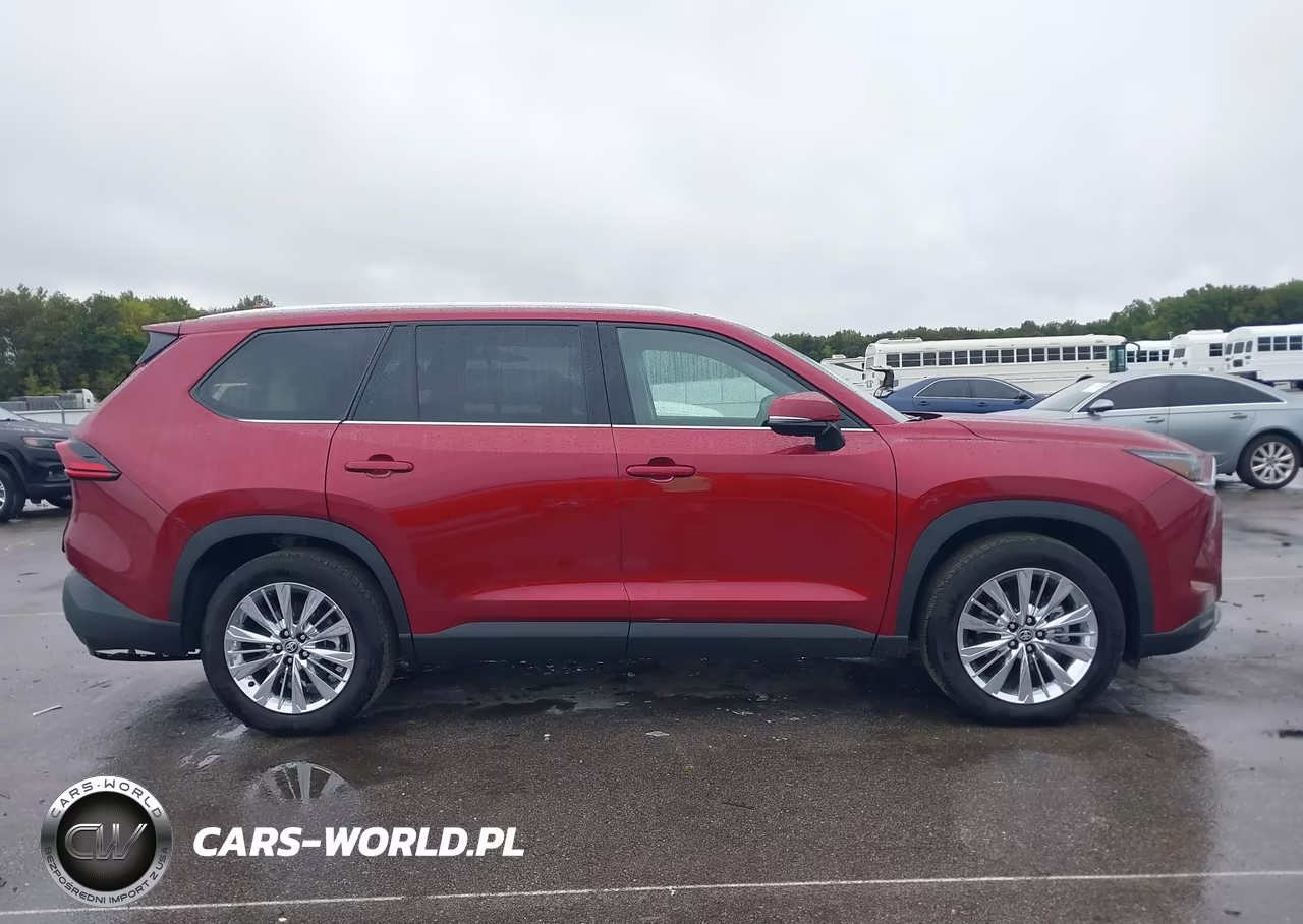 2025 Toyota Grand Highlander Platinum VIN:5TDAAAB57SS078193 - 13