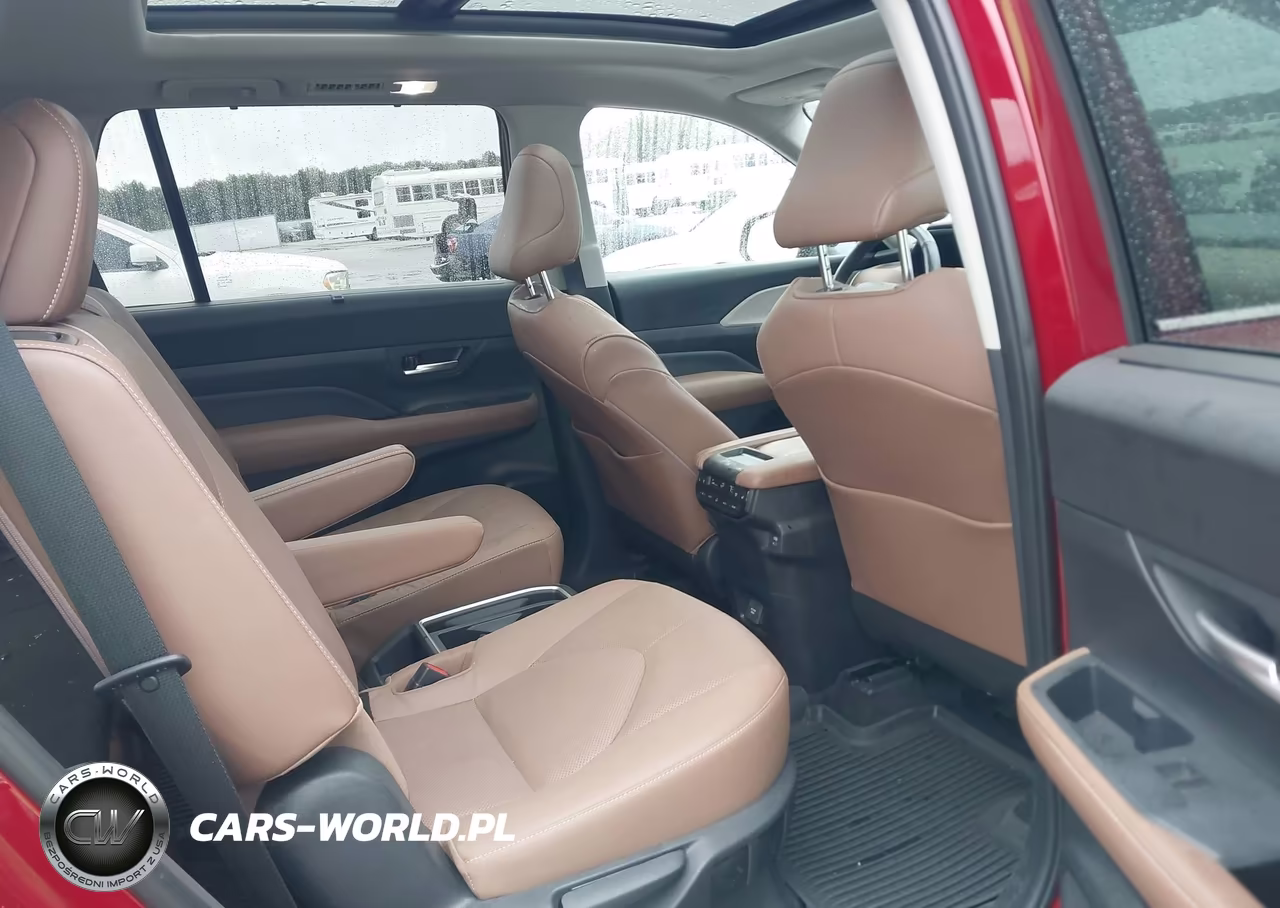 2025 Toyota Grand Highlander Platinum VIN:5TDAAAB57SS078193 - 8