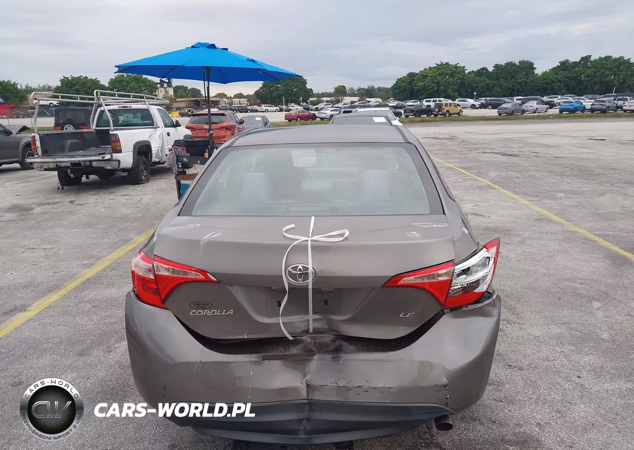 2018 Toyota Corolla Le VIN:5YFBURHE8JP810081 - 16