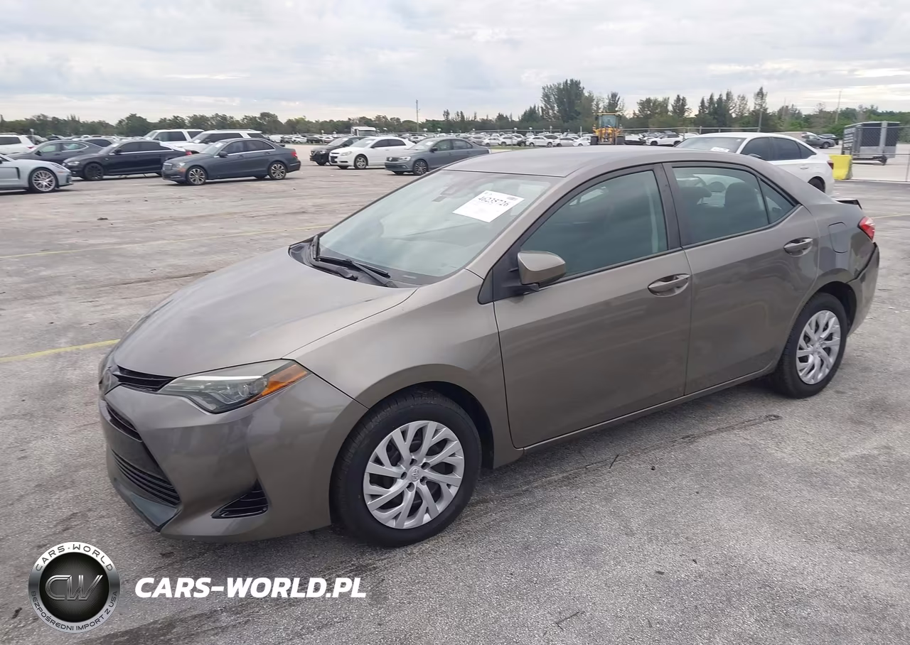 2018 Toyota Corolla Le VIN:5YFBURHE8JP810081 - 2