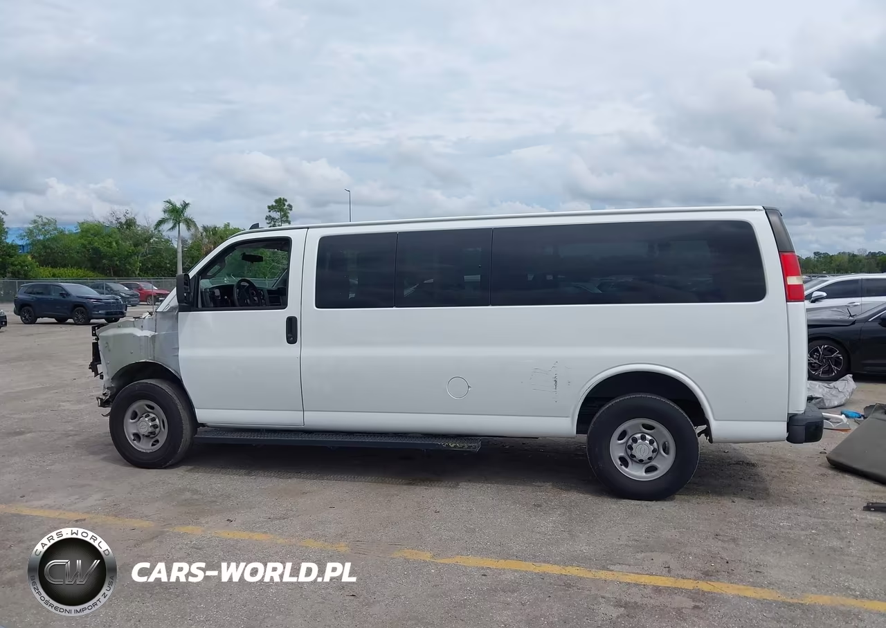 2017 Chevrolet Express 3500 Ls VIN:1GAZGNFF4H1128901 - 15