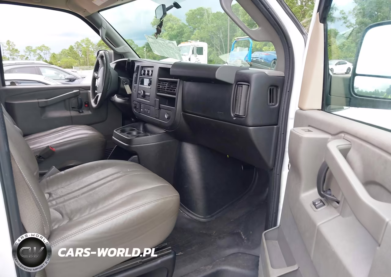 2017 Chevrolet Express 3500 Ls VIN:1GAZGNFF4H1128901 - 5