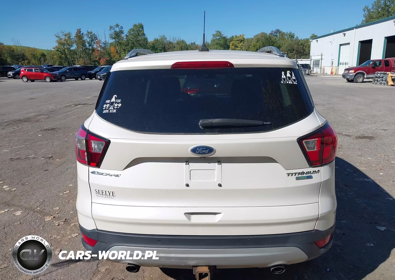 2019 Ford Escape Titanium VIN:1FMCU9J98KUA70632 - 17